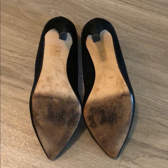 Lightly worn black suede pumps - Picture 6 of 6